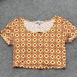 Gaze size small Geometric Patterned Crop Top